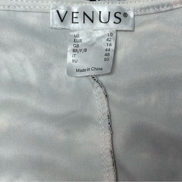 Printed lace order sleeve animal and floral print body con dress. - Picture 11 of 11